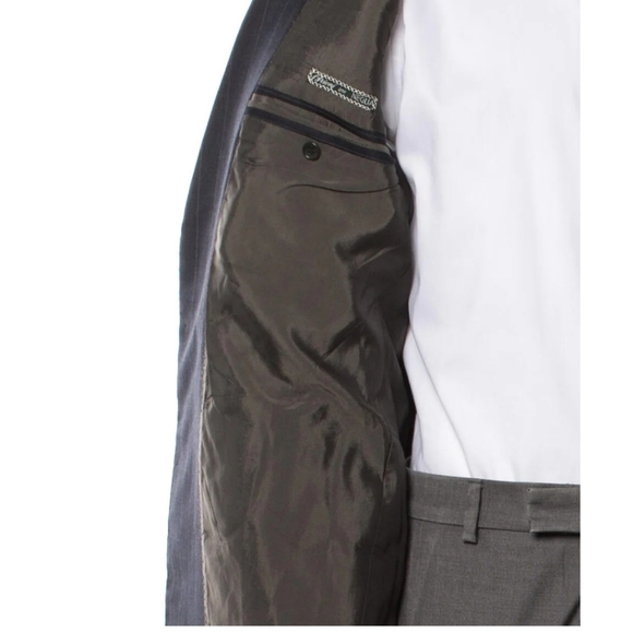 Brioni double button Blazer, Wool, Blue pinstripe, classic men's suit jacket. - Picture 4 of 15